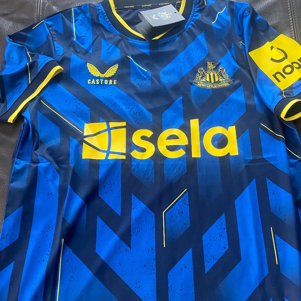Castore brand NEWCASTLE UNITED FC Men's JERSEY Sz M,L,XL,2XL New w tags